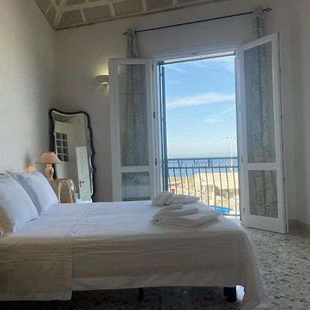 Hotel La camera sul porto Marettimo Esterno foto