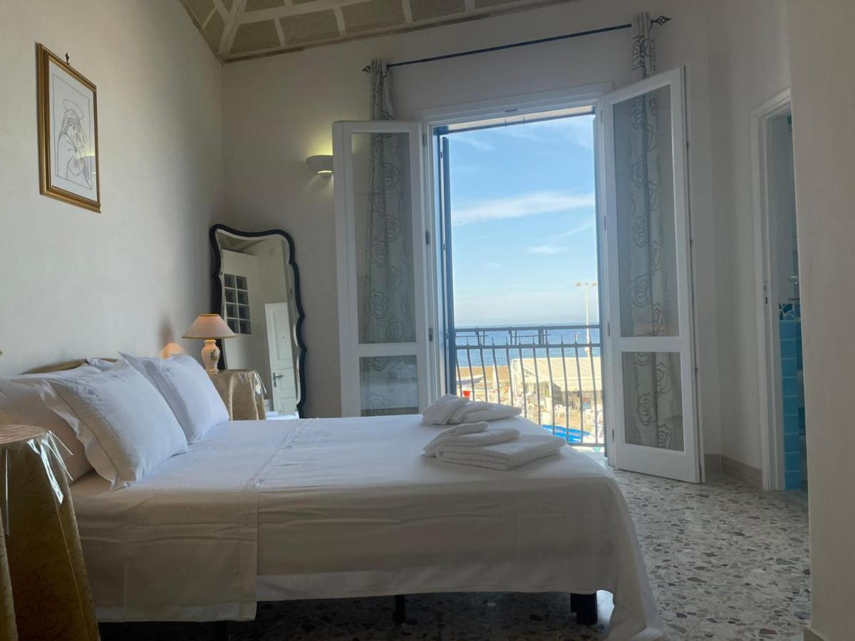 Hotel La camera sul porto Marettimo Esterno foto